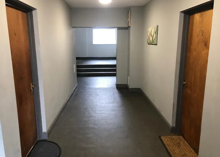 2 Bedroom Flat In Kingswood Бристоль