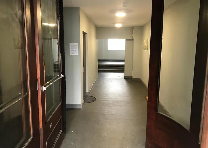 2 Bedroom Flat In Kingswood Бристоль