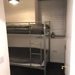 2 Bedroom Flat In Kingswood * 브리스틀