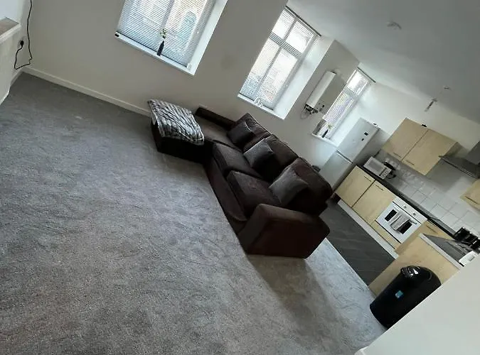 Appartement 2 Bedroom Flat In Kingswood *